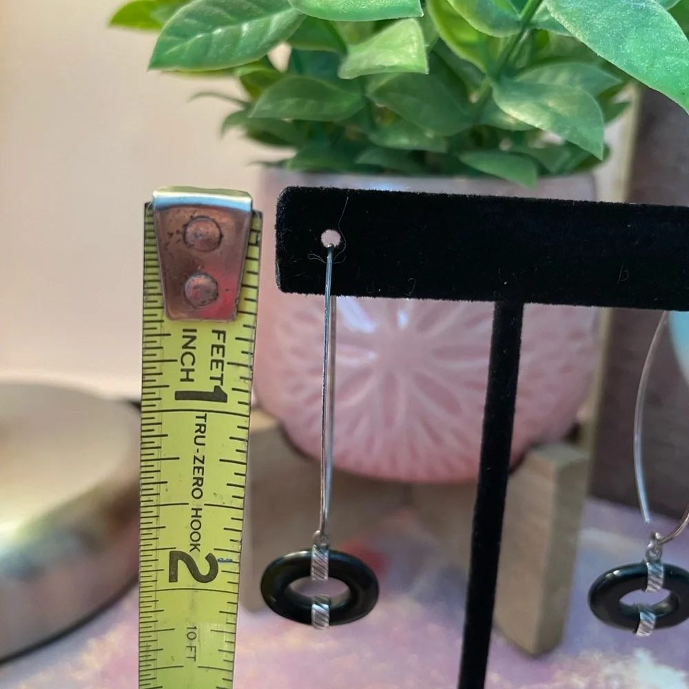 Elegant Black and Silver Earrings - Picture 4 of 5